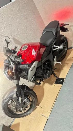 CB 650R Baixo Km