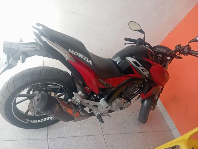 Moto top demais 