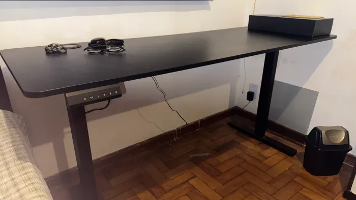 Mesa elétrica pichau Caelus 160cm