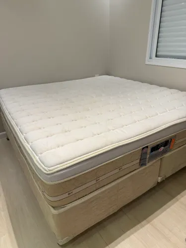 Cama box King size Castor 