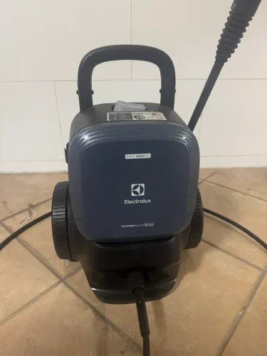 Lavadora de Alta Pressão Electrolux 1850 PSI 1500W + Canhão de Espuma | Excelente Estado
