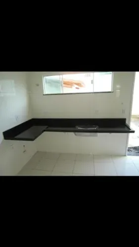 Bordas de piscina , lavatórios esculpidos , ninchos , escadas 