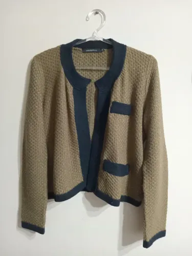 Casaqueto feminino Luigi Bertolli, tamanho p, cor marrom e preto