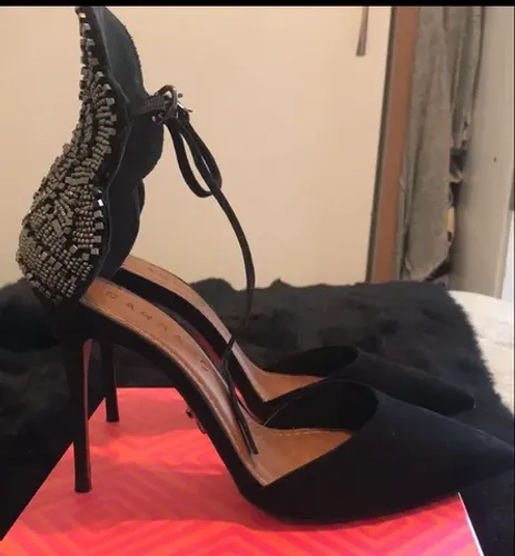 Vendo esses dois sapatos novos ambos 36