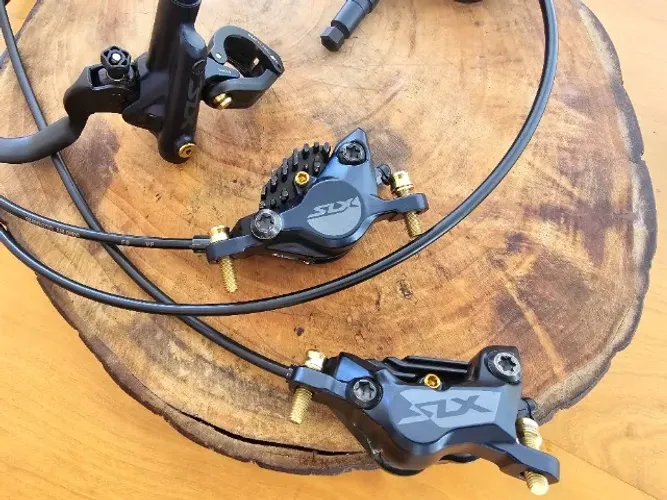 Conjunto de Freios Shimano 7100 4 pistões + 2 pistões - Icetech Metal - Parafusos Titânio