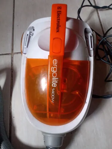 Aspirador de pó Electrolux Ergolite 1400W