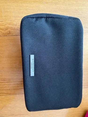 necessaire givenchy