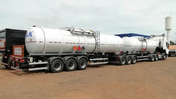 Rodotrem tanque Aço 62 mil litros 9 eixos 2024  