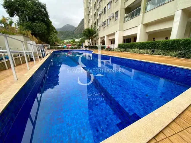 Jacarepaguá - Estrada dos Bandeirantes - Apartamento 2 quartos, 1 suíte, varanda, 1 vaga -