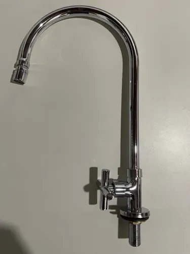 Vende-se Torneira Pia Alta c/ Arejador