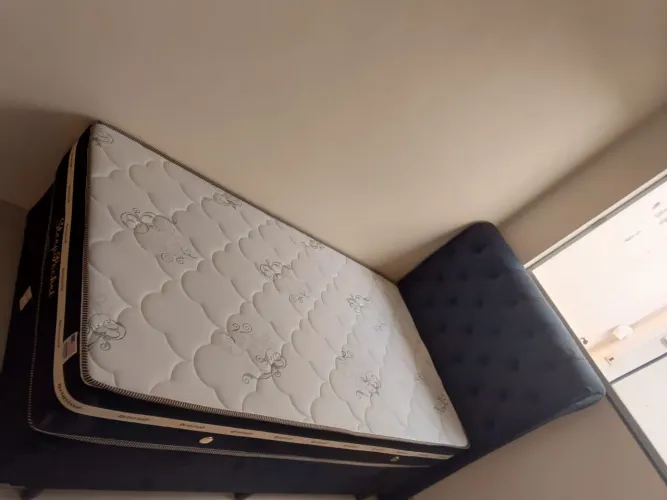 Cama solteiro com cabeceira