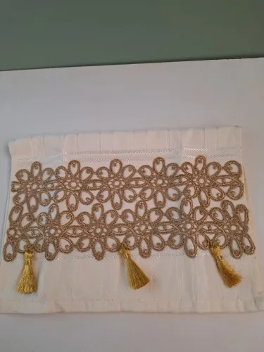 Toalha de mão para Lavabo bordado à mão - ponto cheio. Lindo! Peça nova