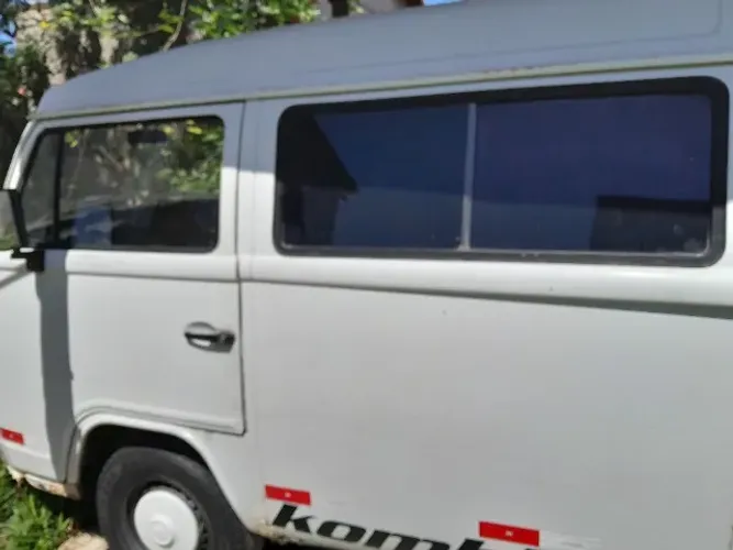 Volkswagen Kombi Escolar 1.6 MPI 2003