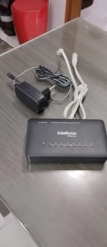 Vendo switch Intelbras 8 portas