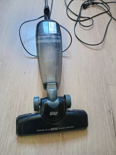 Aspirador de pó  marca Wap seminovo 