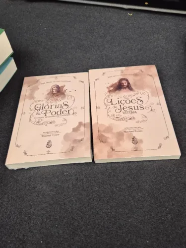 Combo 2 Livros - Glórias e Poder de Nossa Senhora das Lágrimas / Lições de Jesus Vítima