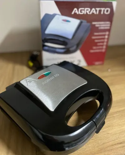 Sanduicheira Agratto - Compacta e Prática