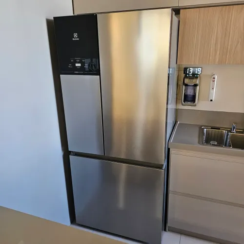 GELADEIRA ELECTROLUX 3 PORTAS POUCO USADA