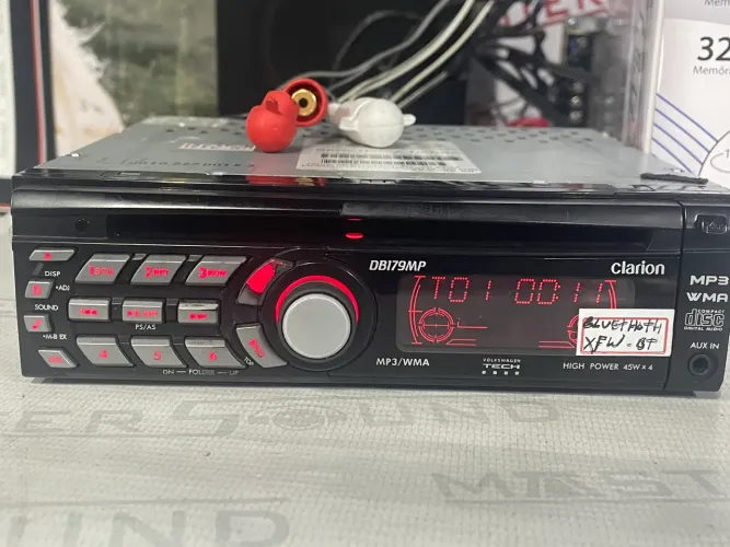 Cd rádio e com Bluetooth Clarion DB179MP com Bluetooth na oferta 199,99