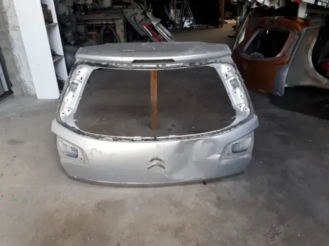 tampa traseira citroen c3 2015 original usado