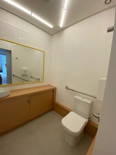 Alugo sala comercial próximo do mar 