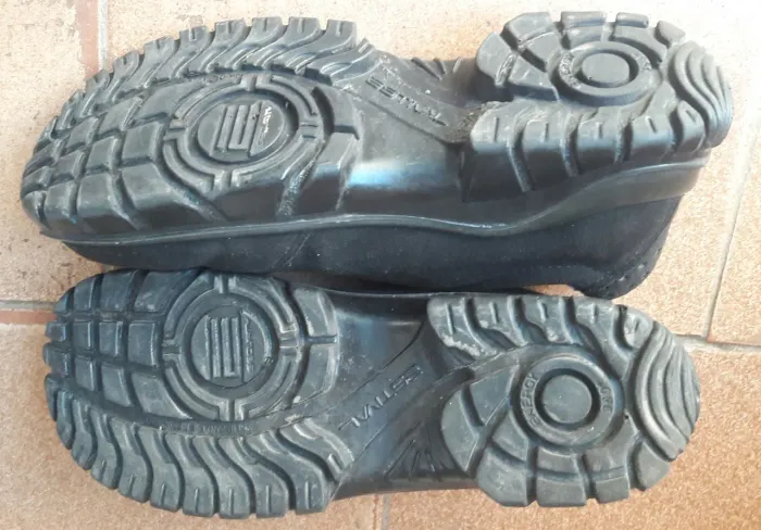 Sapato de segurança (bem conservado)