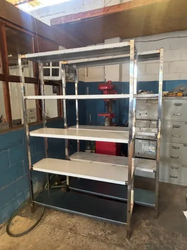 Estante de aço inox para organização
