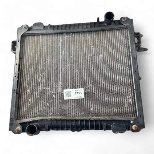 Radiador com caixa quebrada Vw 8160 Delivery