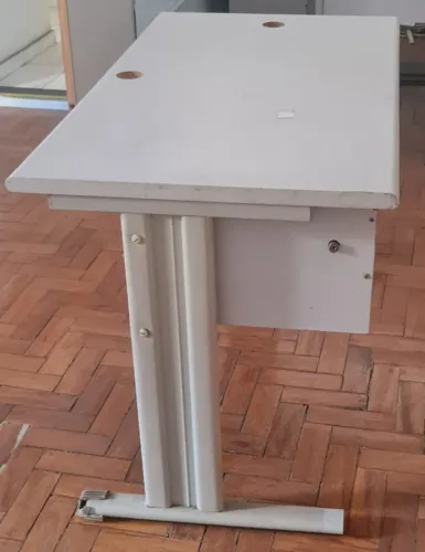 MESA PARA ESCRITÓRIO