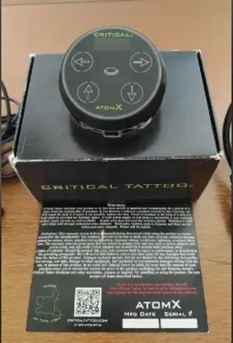 Fonte de tattoo - Critical Atom X