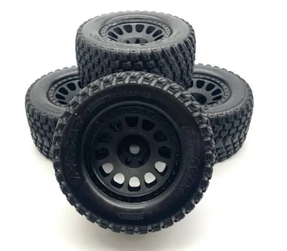 4 Pneus / Rodas para Traxxas XRT - Usados apenas 1 vez 