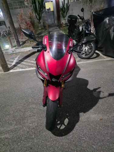 Vendo/troco Yamaha R3 2020.