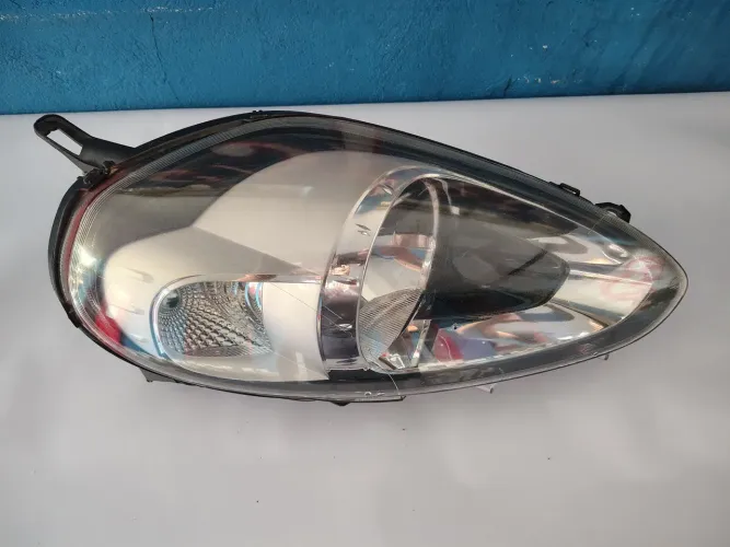 Farol Fiat Punto lado direito ano 2012 A 2016 original 