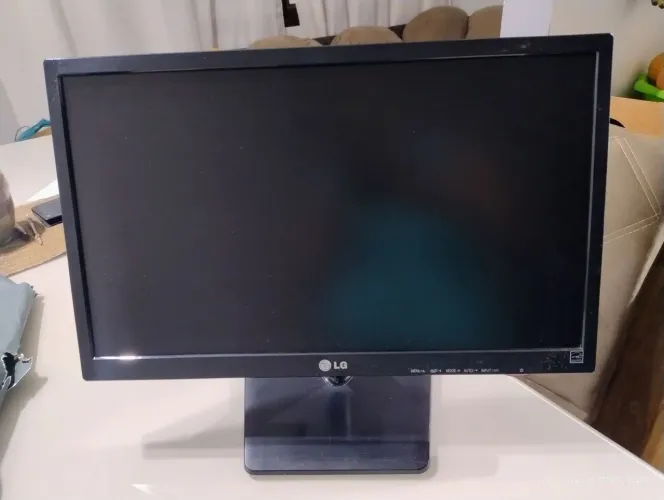 Monitor LG Flatron E2242
