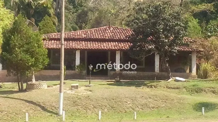 Sítio com 5 quartos à venda, 363000 m² por R$ 1.500.000 - Bairro Parque Agrinco - Guararem