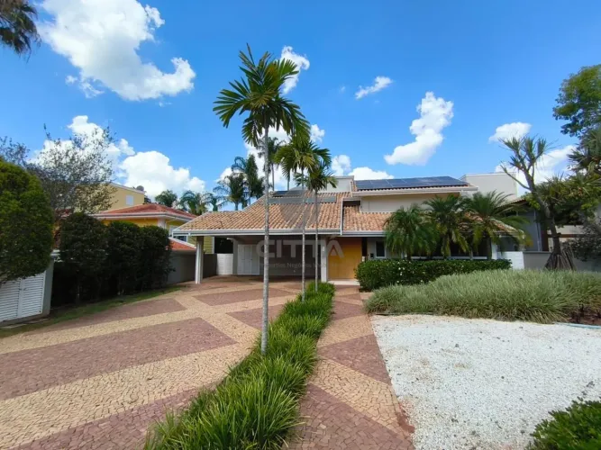 Casa à venda no Condomínio Arboreto dos Jequitibás em Sousas