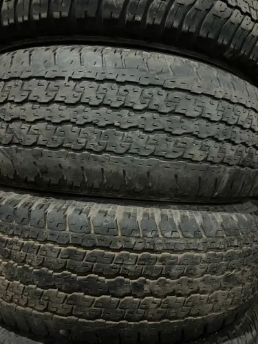Pneu 265/70/16 Bridgeston 80 % vida útil.