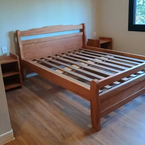 Cama De Casal Padrão Em Peroba Rosa