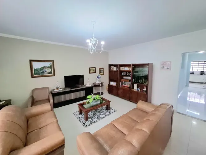 CASA TÉRREA Á VENDA EM FERRAZ DE VASCONCELOS - SP