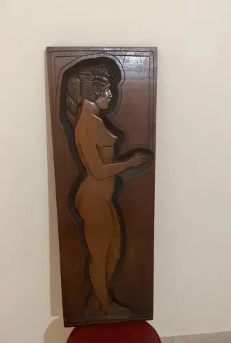 Quadro em madeira Jacarandá entalhado