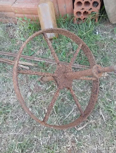 Rodinha de ferro antiga