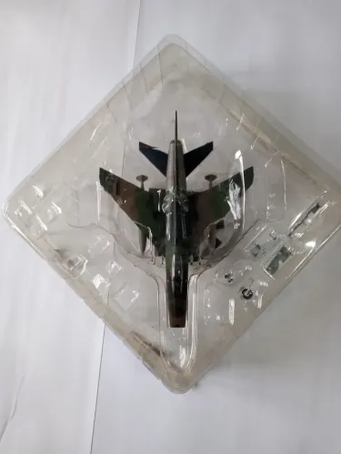 Miniatura de avião militar camuflado coleção Deagostine