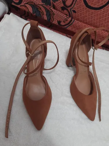 Sandália Vizzano Marrom - Elegância e Conforto