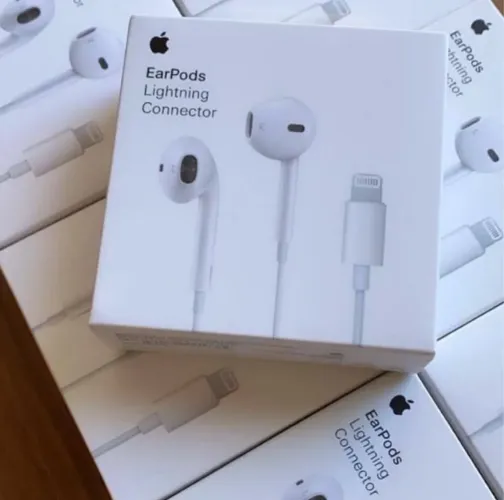 Apple EarPods com conector Lightning - Novo