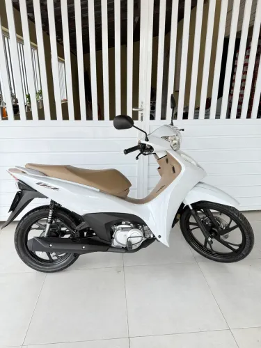 Biz EX 2026 0km emplacada 