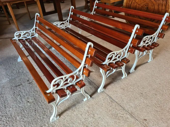 Bancos Francês com pés branco (1,50m)