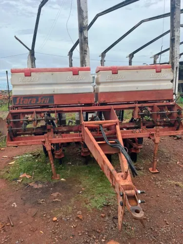 Plantadeira Milho Stara sfil 4 linhas plantio direto - espaçamento de 50 cm entre linhas