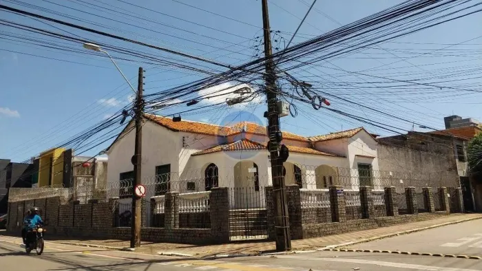 Locação de Casas / Comercial na cidade de Fortaleza