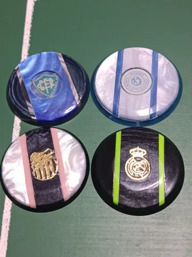 Quarteto lote com 4 botões por apenas R$ 80