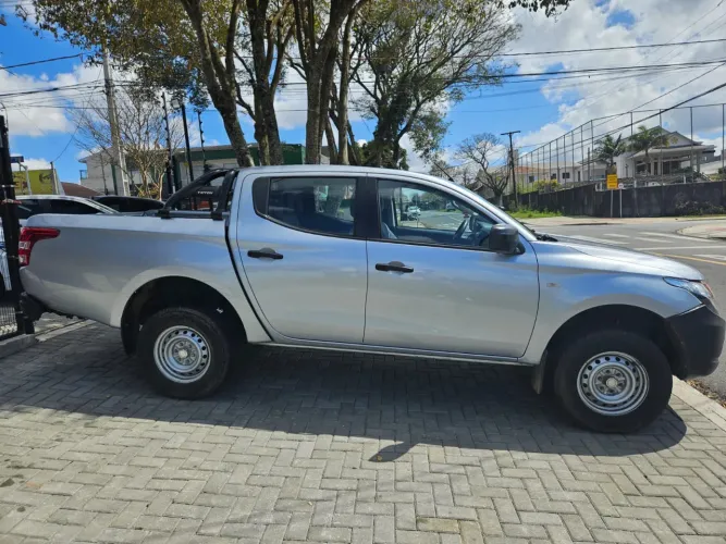 Caminhonete L200 Triton 54.000 km